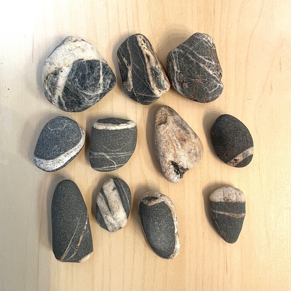 Natural Stone Decorative Accents - grey’s & Whites from Alaska Striped